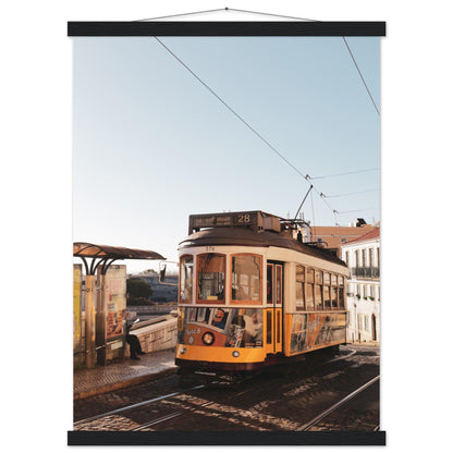 Bahn in Lissabon - Printree.ch Bahn, Foto, Fotografie, issabon, Metro, Nahverkehr, Portugal, Reisen, Sehenswürdigkeiten, Stadtbahn, Straßenbahn, Transport, unsplash, urban, öffentlicher Verkehr