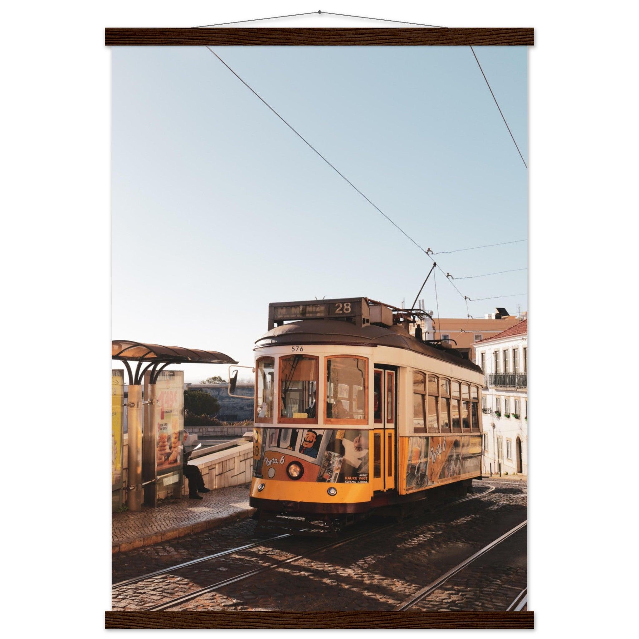 Bahn in Lissabon - Printree.ch Bahn, Foto, Fotografie, issabon, Metro, Nahverkehr, Portugal, Reisen, Sehenswürdigkeiten, Stadtbahn, Straßenbahn, Transport, unsplash, urban, öffentlicher Verkehr