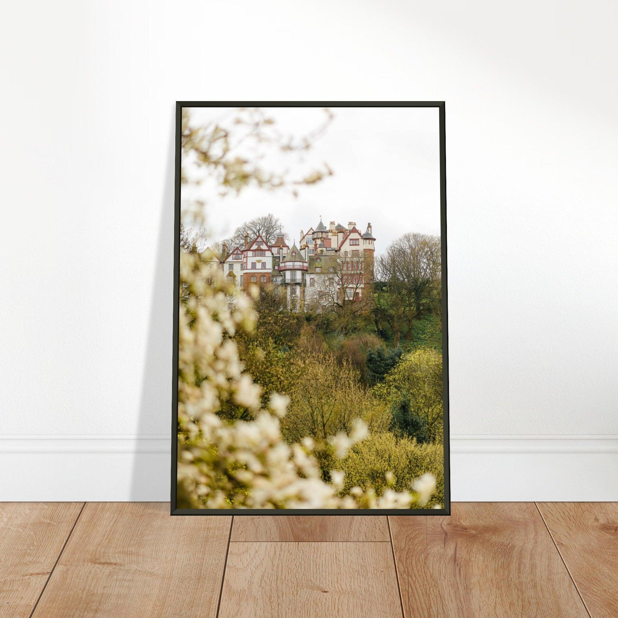 Edinburghs historischer Charme: Faszinierendes Poster - Printree.ch Altstadt, Burgen, Edinburgh, Foto, Fotografie, Geschichte, historisch, Kultur, Reisen, Reiseziel, Schlösser, Schottland, Sehenswürdigkeiten, UNESCO-Weltkulturerbe, unsplash