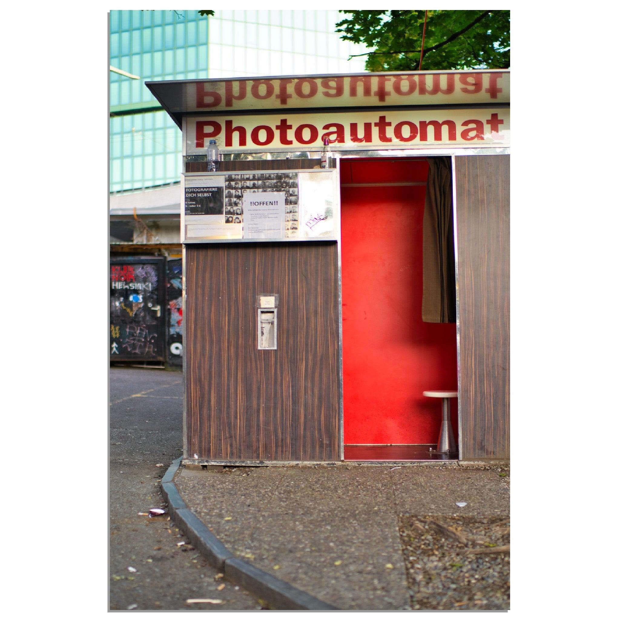 Ein Hauch von Nostalgie - Photoautomat - Printree.ch alt, architektur, blau, blick, brücke, eifach-züri, europa, europäisch, fluss, gebäude, grossmünster, innenstadt, kathedrale, kirche, limmat, panorama, reisen, schweiz, schweizer, see, skyline, stadt, stadtbild, strasse, tourismus, turm, urban, wahrzeichen, zürich