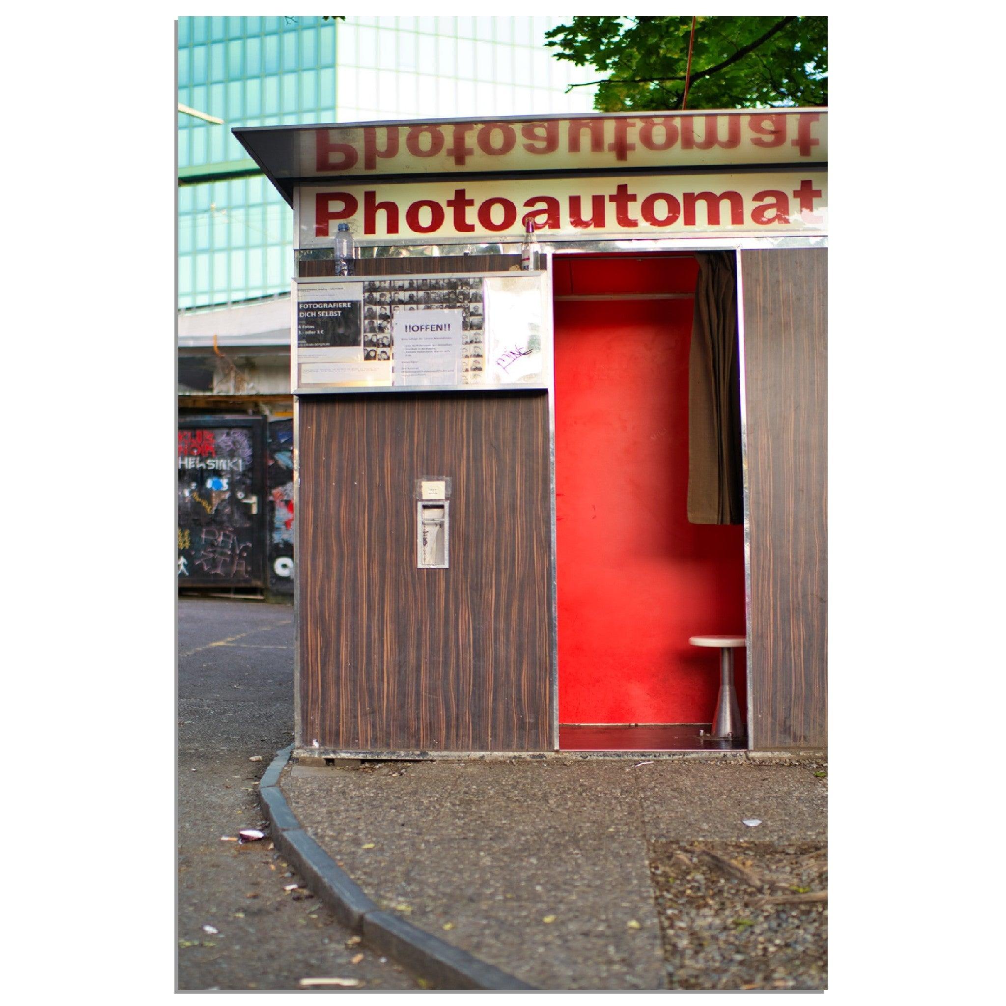 Ein Hauch von Nostalgie - Photoautomat - Printree.ch alt, architektur, blau, blick, brücke, eifach-züri, europa, europäisch, fluss, gebäude, grossmünster, innenstadt, kathedrale, kirche, limmat, panorama, reisen, schweiz, schweizer, see, skyline, stadt, stadtbild, strasse, tourismus, turm, urban, wahrzeichen, zürich