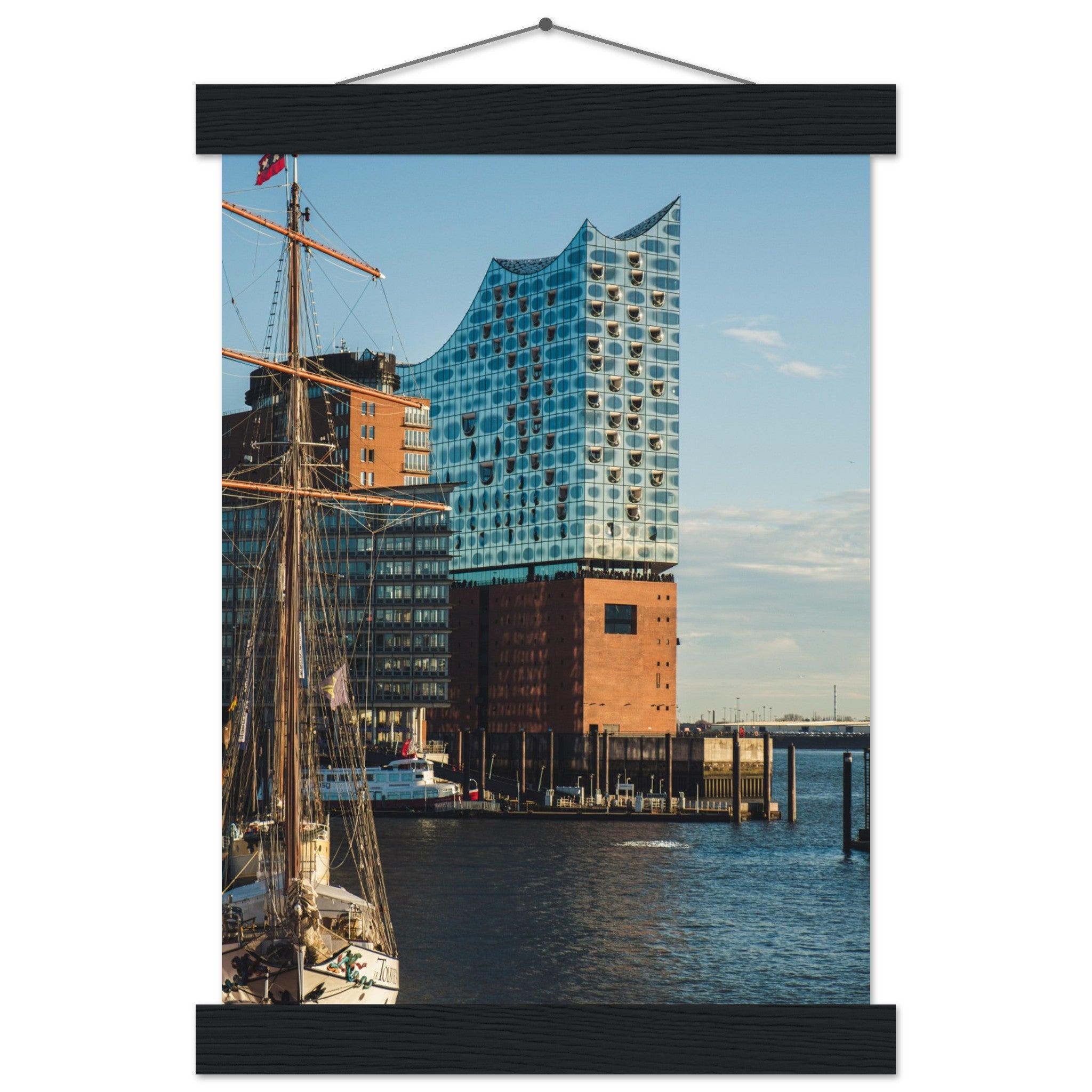 Elbphilharmonie Poster - Printree.ch Architektur, Deutschland, Elbphilharmonie, Foto, Fotografie, Hafen, Hamburg, Konzerthaus, Konzertsaal, Kultur, Landungsbrücken, moderne Architektur, Musik, Reisen, unsplash, Wahrzeichen