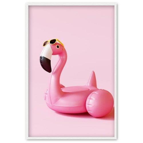 Flamingo schwimmt mit Sonnenbrille - Printree.ch abstrakt, Dekor, Design, Druck, Farbe, Flamingo, Hintergrund, Kunstdruck, Rosa, Stil, Symbol, Tier, Tiere, Vertikal, Wandkunst, zeitgenössisch