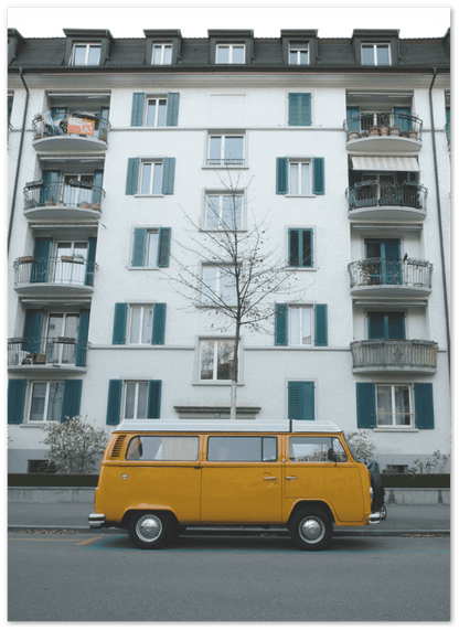 Gelbs Büsli in Züri - Printree.ch abenteuer, alt, antik, attraktion, auto, automobil, bus, eifach-züri, einfachschweizer, exklusiv, fahrzeug, Foto, Fotografie, gelb, hippie, jahrgang, klassiker, minivan, Poster, reise, retro, romantisch, sommer, soziale Medien, tour, tourismus, touristin, transport, urlaub, van, volkswagen, vw, zurichby.ch, Zürich