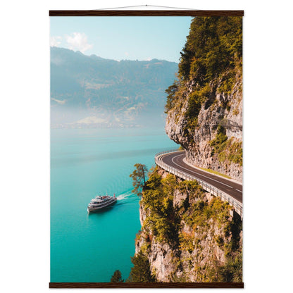 Harmonie von Straße und See am Thunersee - Printree.ch alpin, Unsplash