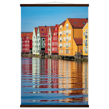 Häuser von Trondheim, Norwegen - Printree.ch Architektur, bunte Häuser, Foto, Fotografie, historisch, Holzhäuser, Häuser, Küstenstadt, Norwegen, Reisen, skandinavisch, Stadtansicht, Stadtbild, Trondheim, unsplash