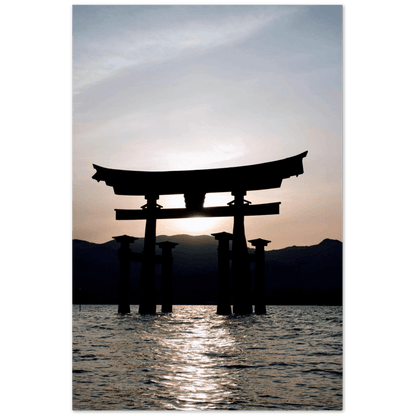 Itsukushima-Schrein - Printree.ch Asien, attraktion, berühmt, blau, buddhismus, buddhistisch, einfachschweizer, exklusiv, Foto, Fotografie, historisch, insel, Japan, landschaft, meer, miyajima, natur, orange, Poster, Reisen, religion, schrein, schwimmend, sonnenaufgang, sonnenuntergang, tor, tourismus, wasser, welt, wolken