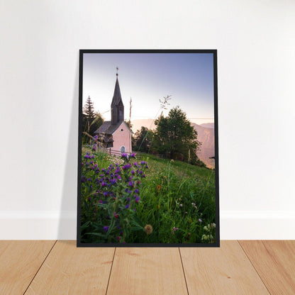 Kirche in den Alpen Poster - Printree.ch Alpenregion, Architektur, Foto, Fotografie, Gottesdienst, historisch, Kirche, Kultur, Kärnten, Reisen, Religion, Sakralbau, Sehenswürdigkeit, unsplash, Österreich