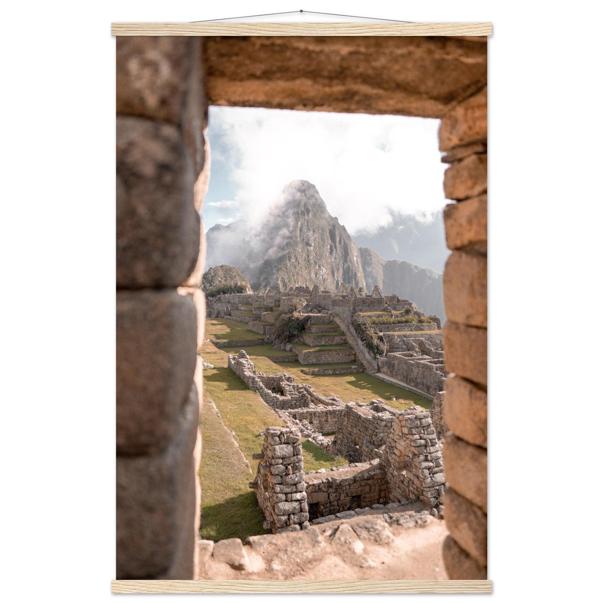 Machu Picchu Poster - Printree.ch Anden, Archäologie, Berglandschaft, Foto, Fotografie, Inka, Kultur, Machu Picchu, Peru, Reisen, Ruinen, Sehenswürdigkeit, unsplash, Wanderung, Weltwunder