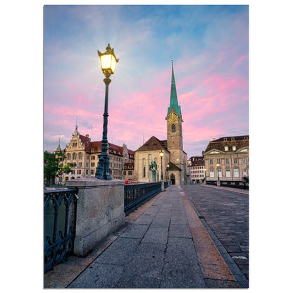 Magie am Morgen - Printree.ch alt, architektur, blau, blick, brücke, eifach-züri, europa, europäisch, fluss, gebäude, grossmünster, innenstadt, kathedrale, kirche, limmat, panorama, reisen, schweiz, schweizer, see, skyline, stadt, stadtbild, strasse, tourismus, turm, urban, wahrzeichen, zürich