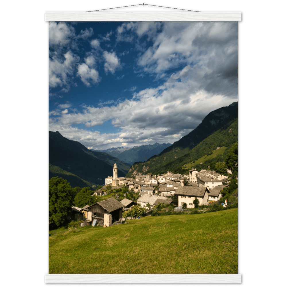 Soglio GR - Printree.ch alpen, alt, architektur, berg, berge, blick, bäume, denkmal, dorf, einfachschweizer, europa, exklusiv, Foto, Fotografie, gebäude, grün, herbst, historisch, häuser, kirche, landschaft, maloja, mittelalterlich, natur, nebel, panorama, Poster, reisen, Schweiz, soglio, stadt, stein, tal, tourismus