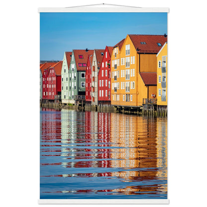 Trondheim Naturposter - Printree.ch Architektur, bunte Häuser, Foto, Fotografie, historisch, Holzhäuser, Häuser, Küstenstadt, Norwegen, Reisen, skandinavisch, Stadtansicht, Stadtbild, Trondheim, unsplash