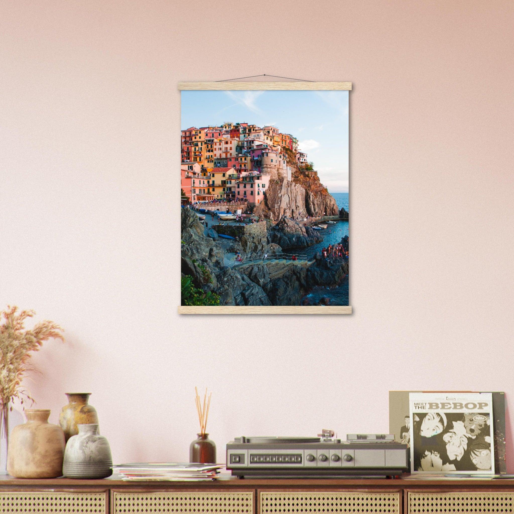 Manarola, Italy - Printree.ch architektur, berühmt, cinque, cinque terre, dorf, europa, farbig, Foto, Fotografie, italien, italienisch, küste, landschaft, ligurien, manarola, mediterran, meer, natur, reisen, riomaggiore, schön, sommer, stadt, stadtbild, strand, terre, tourismus, urlaub, vernazza, wahrzeichen, ziel