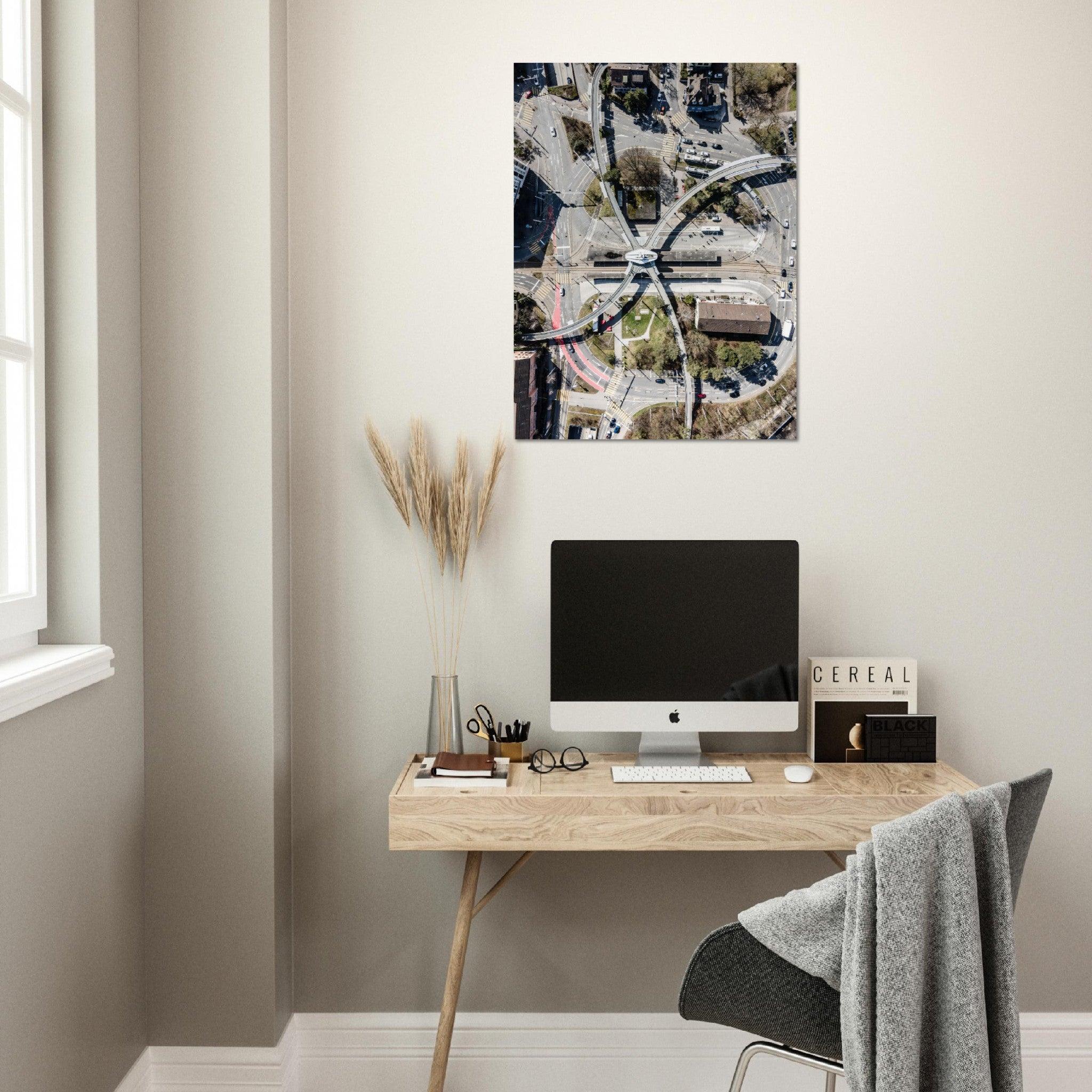 Städtische Kreuzung aus der Vogelperspektive: Bucheggplatz, Zürich - Printree.ch Antenne, Draussen, Drohne, Drohnenansicht, Fahrzeug, Foto, Fotografie, Grau, Knotenpunkt, Kreuzungen, Landschaft, Landstrasse, Letzigrund, luftaufnahme, Luftbild, Natur, reise, Reisen, Schnittpunkt, Schweiz, Strasse, Szenerie, Transport, Unsplash, Zug, Zürich